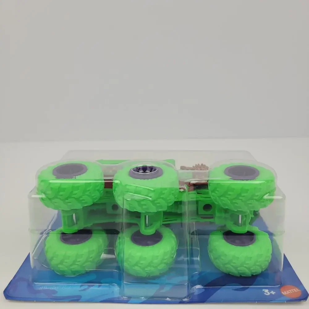 2026 Hot Wheels Monster Trucks Big Rigs Wreckin Wolf Green Purple 1:64 Diecast